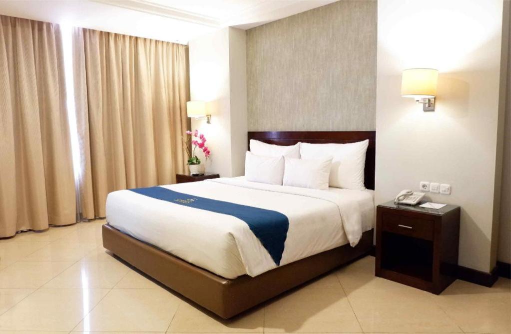 Grage Hotel Cirebon Luaran gambar