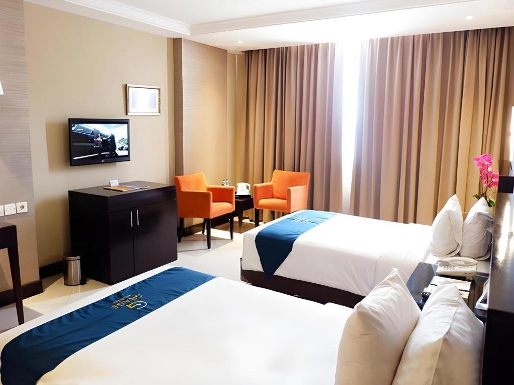 Grage Hotel Cirebon Luaran gambar